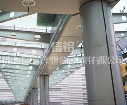 室內(nèi)包柱無(wú)縫鋁單板